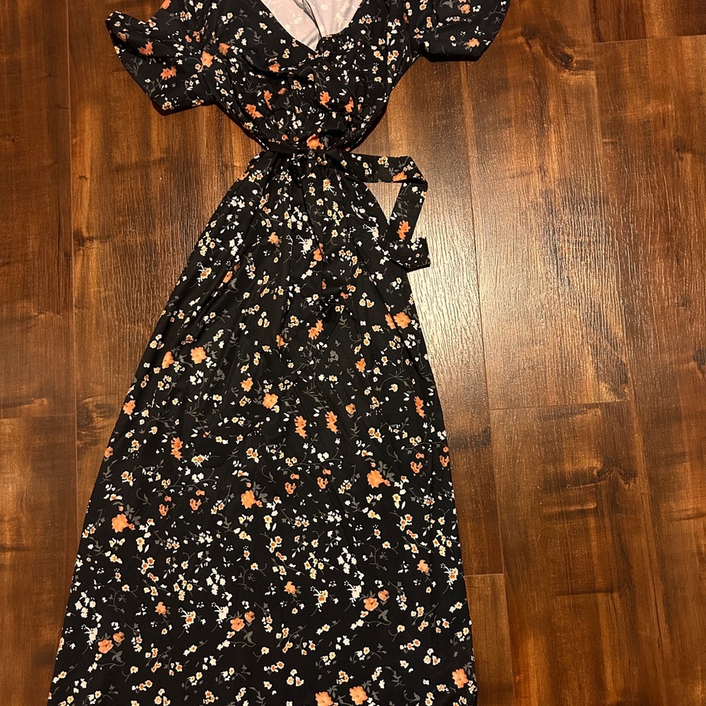 Miss Sparkling Short Sleeve Floor Length Floral Dress. Size XL.